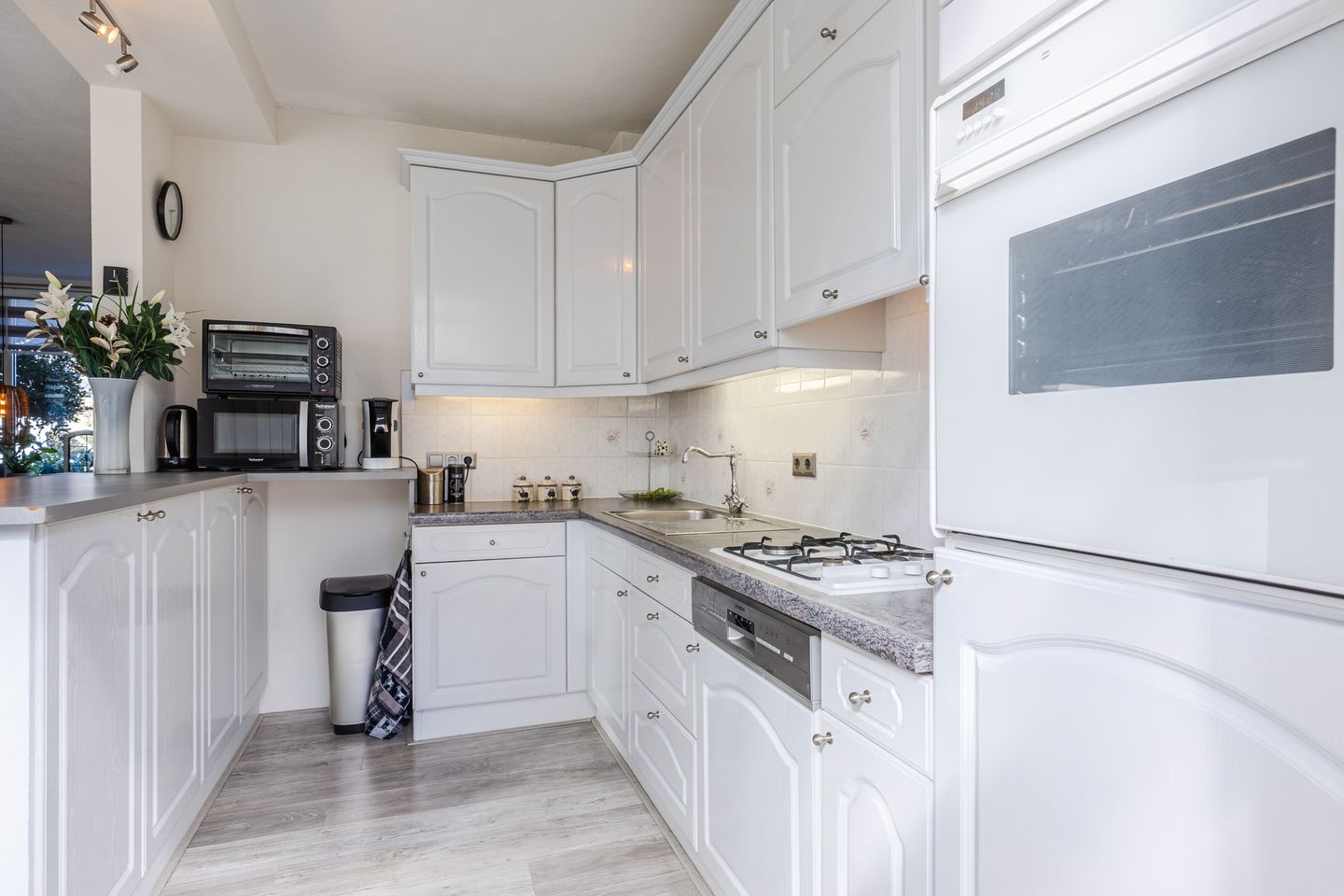 Photo 10 of Monseigneur Nolensstraat 53