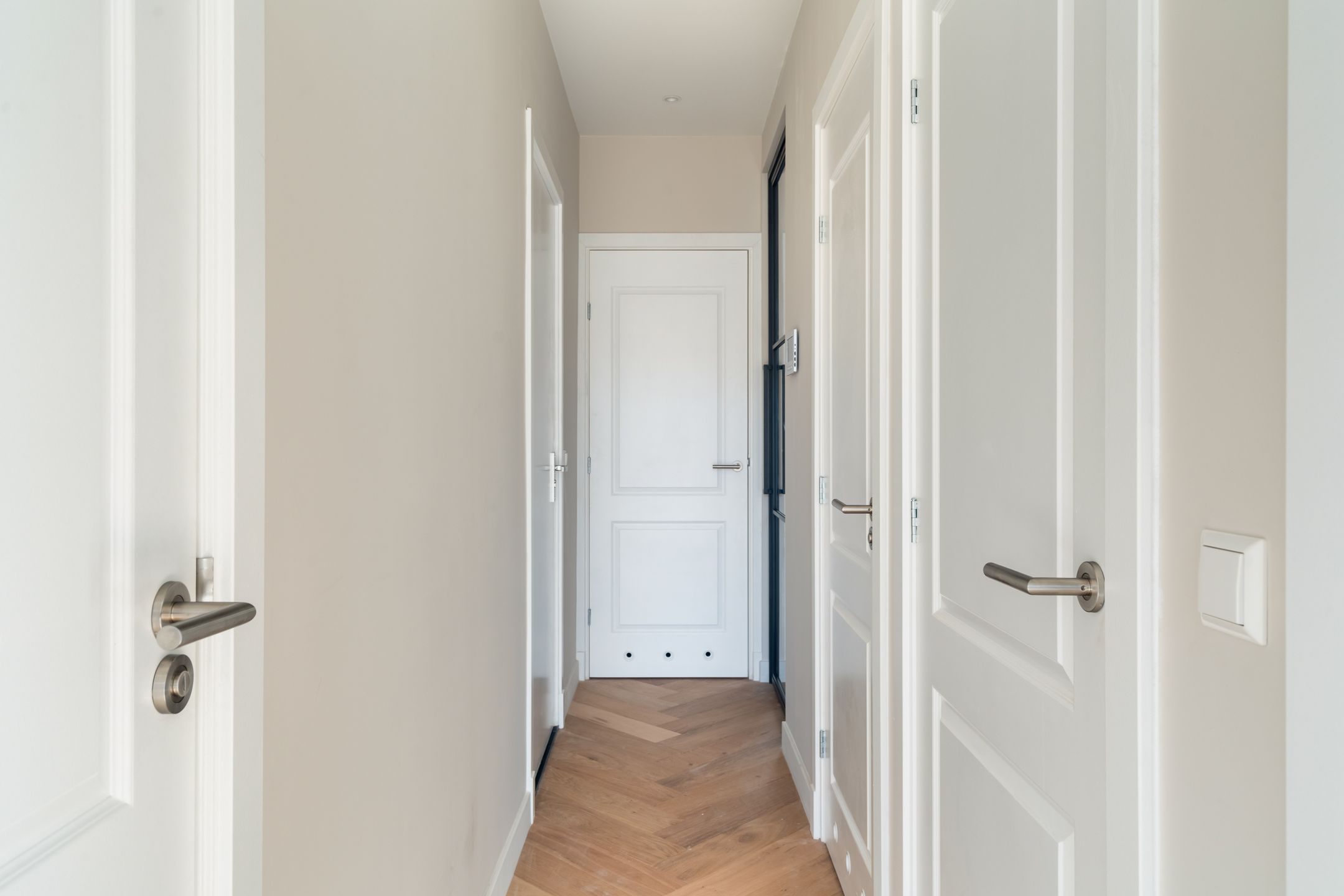 Light and Luxurious Renovated 3-Room Apartment in Popular Nieuwe Westen — 13