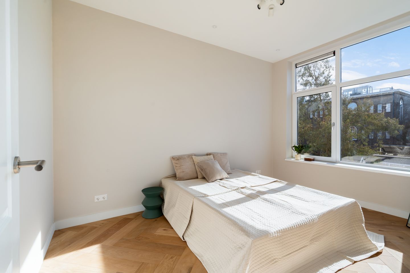 Light and Luxurious Renovated 3-Room Apartment in Popular Nieuwe Westen — 18