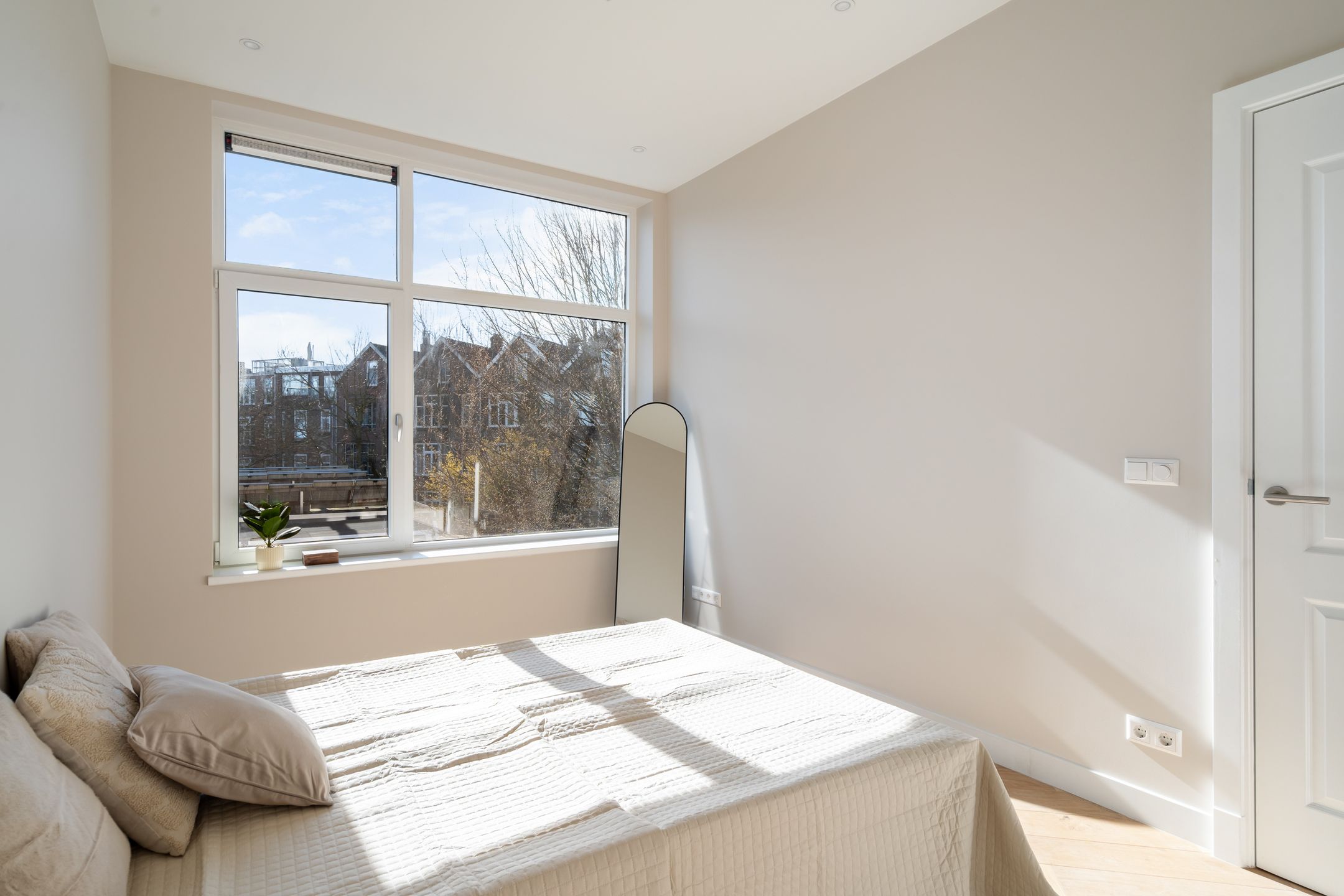 Light and Luxurious Renovated 3-Room Apartment in Popular Nieuwe Westen — 19