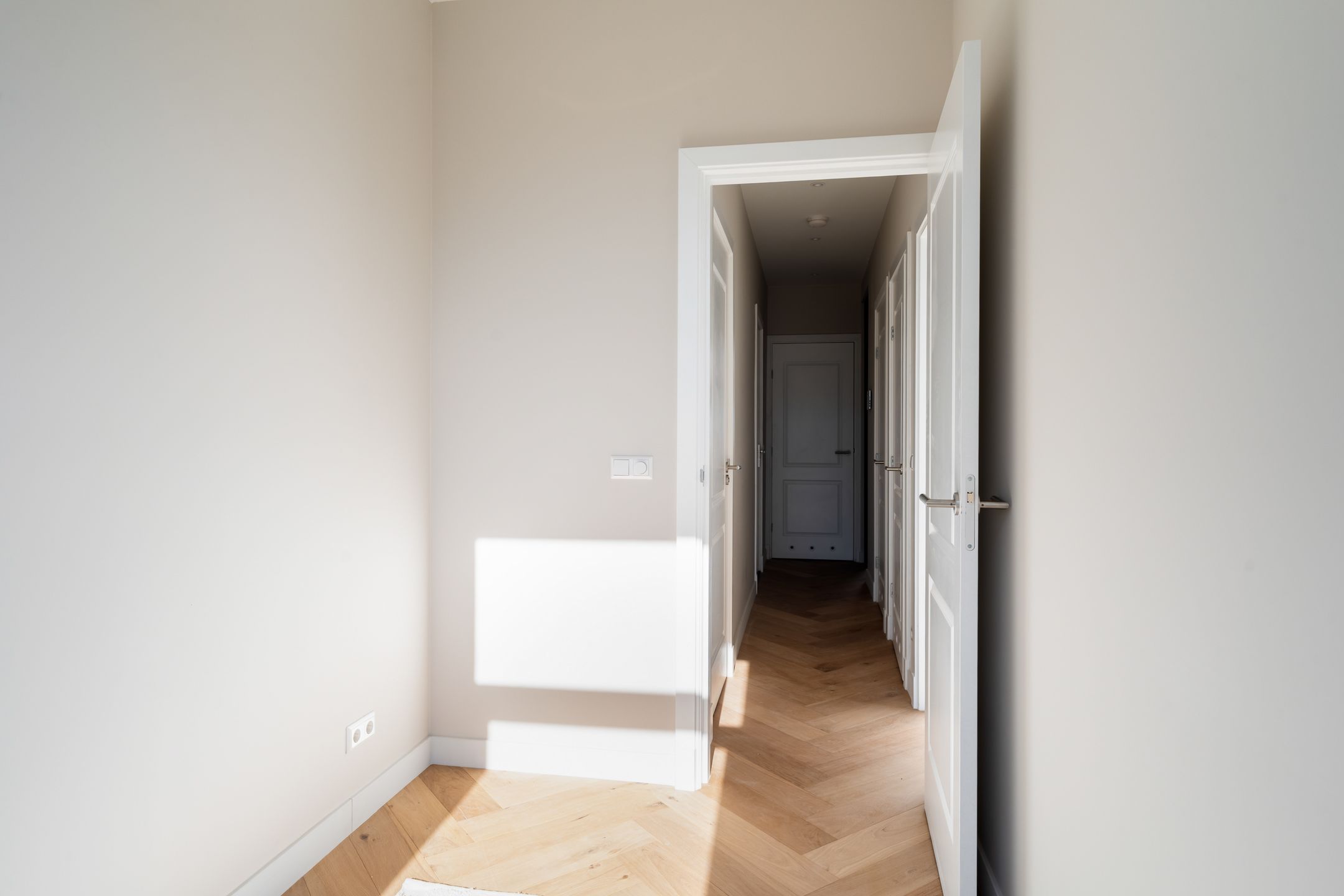 Light and Luxurious Renovated 3-Room Apartment in Popular Nieuwe Westen — 22
