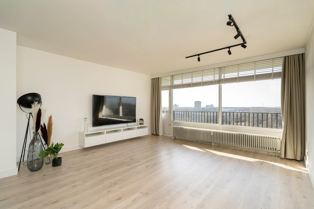 Move-in Ready 3-Bedroom Apartment with Panoramic View in Tilburg — 13