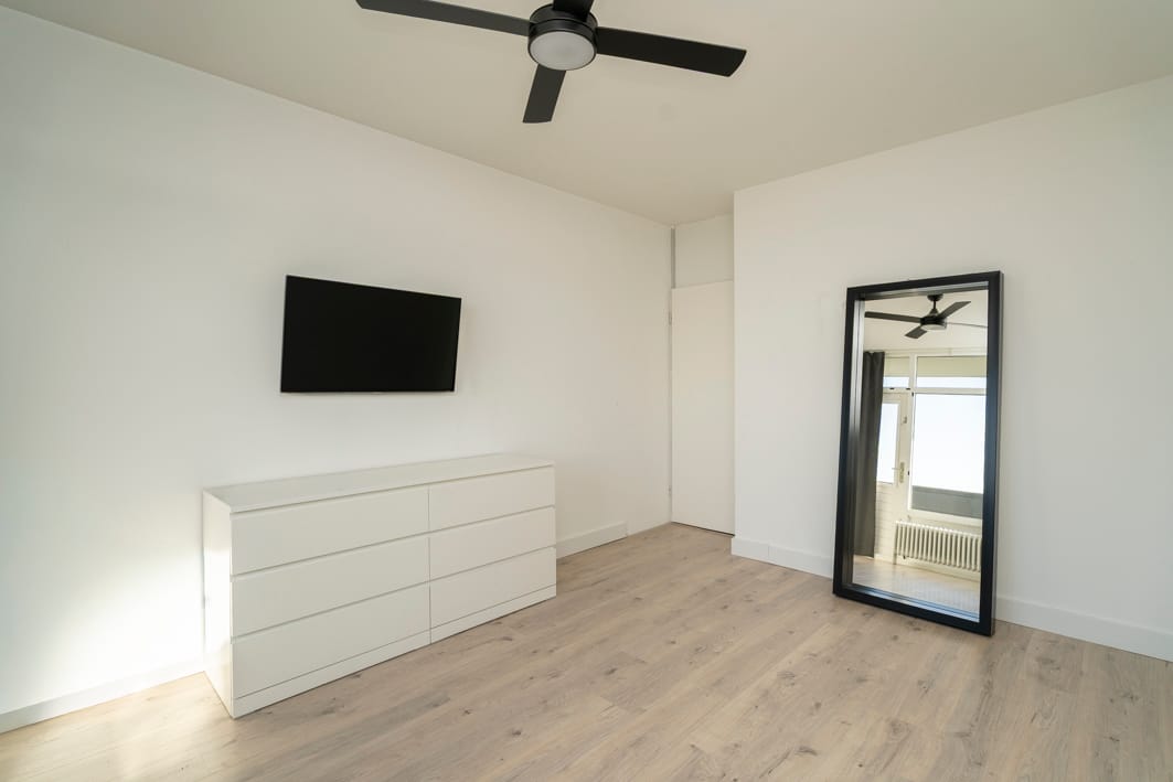 Move-in Ready 3-Bedroom Apartment with Panoramic View in Tilburg — 22