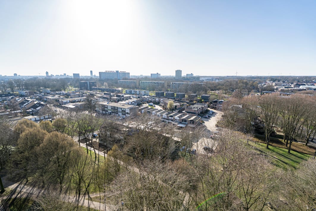 Move-in Ready 3-Bedroom Apartment with Panoramic View in Tilburg — 31