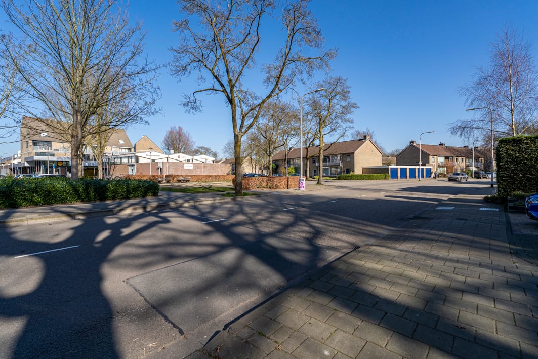 Move-in Ready 3-Bedroom Apartment with Panoramic View in Tilburg — 32