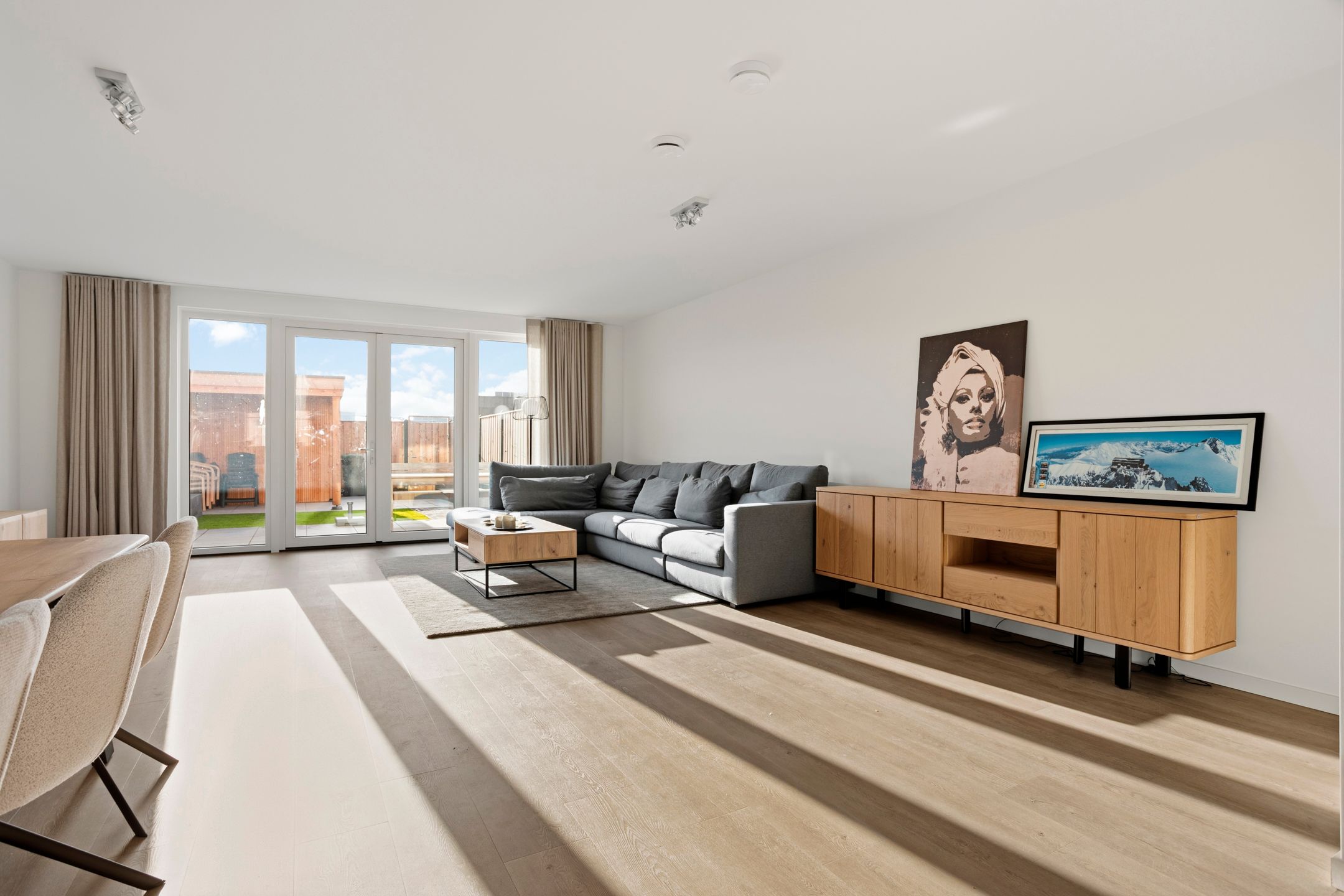 Photo 3 of Stokroos 18