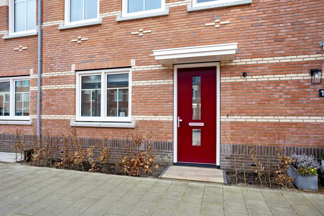 Photo 7 of Stokroos 18