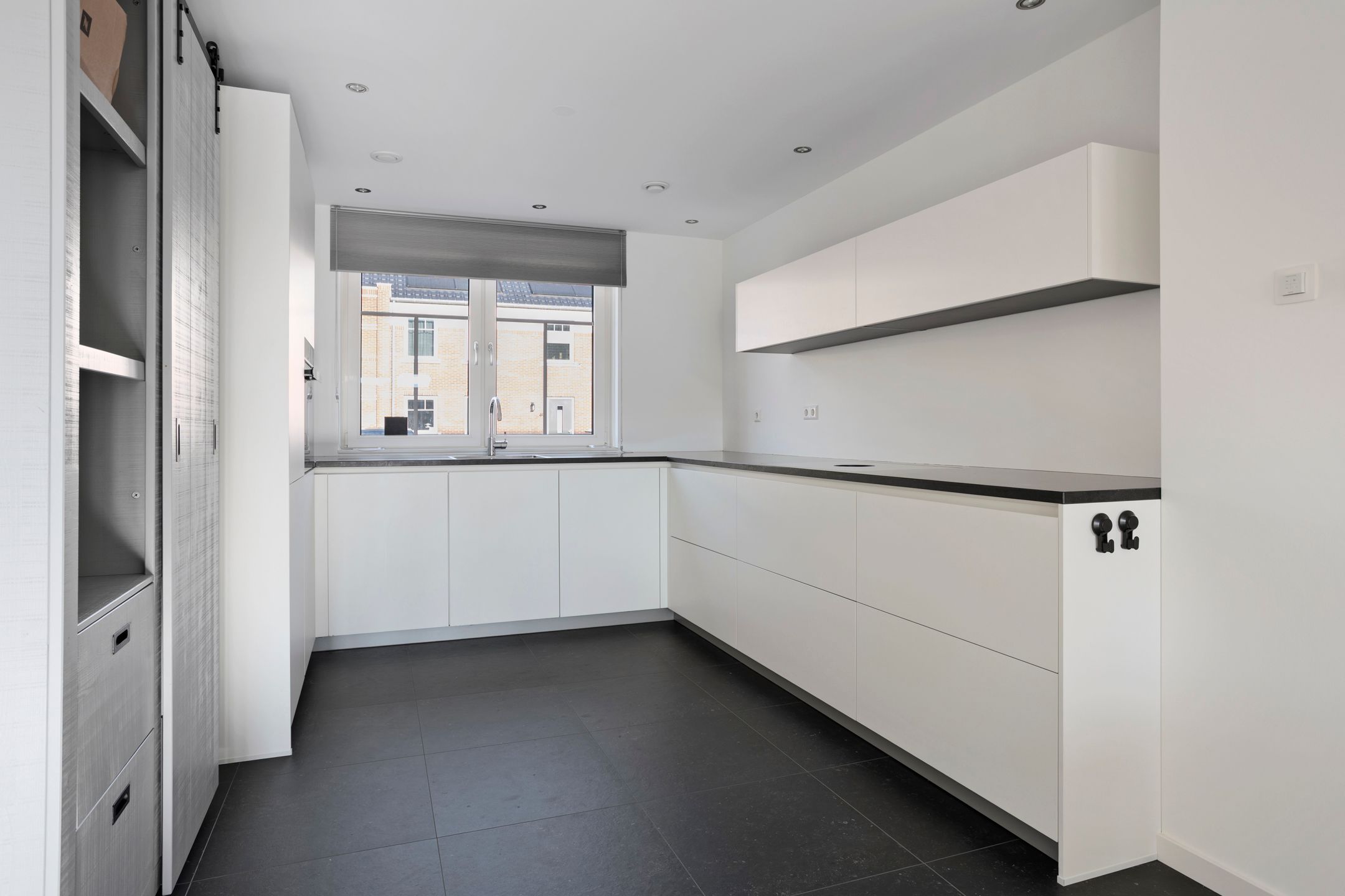 Photo 12 of Stokroos 18