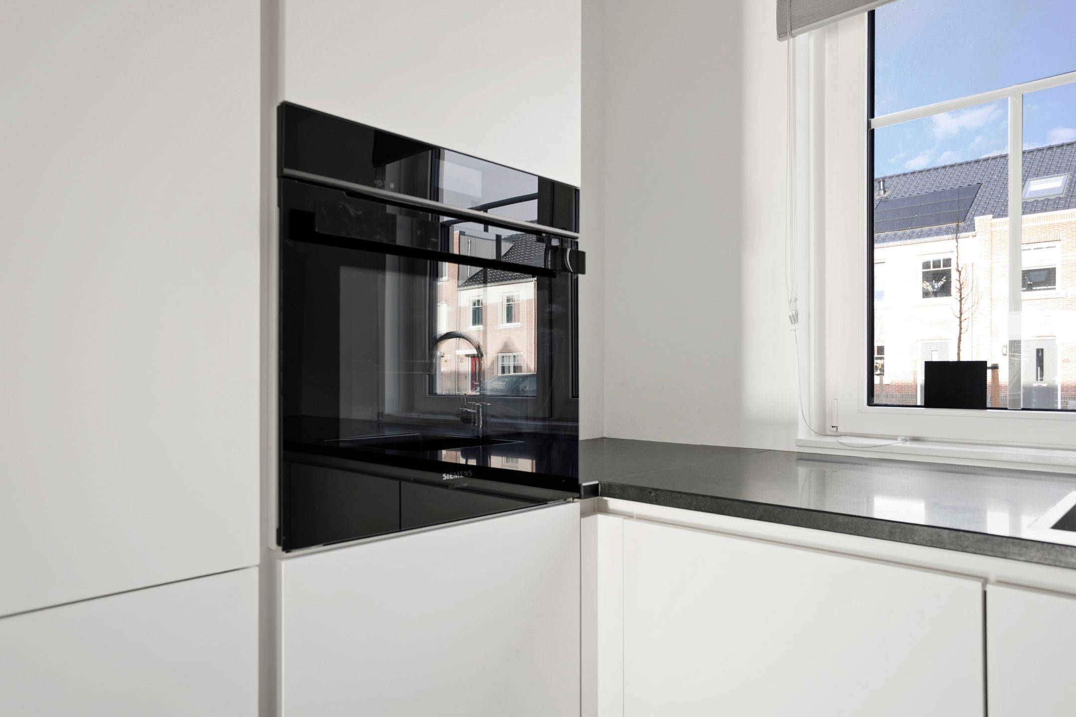 Photo 15 of Stokroos 18