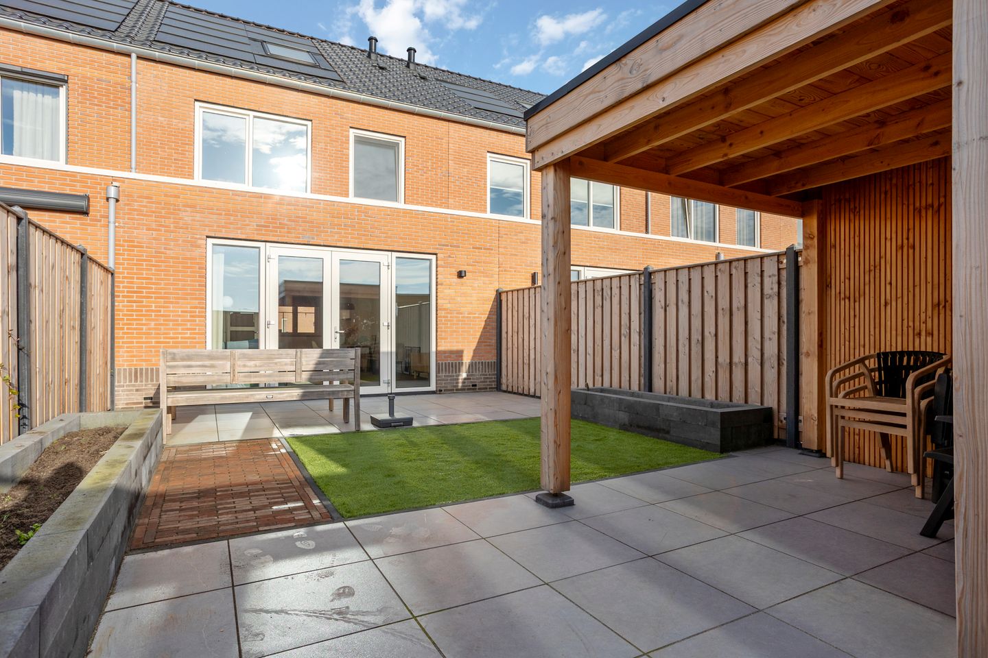 Photo 35 of Stokroos 18