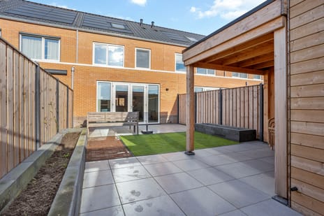 Stokroos 18 secondary image