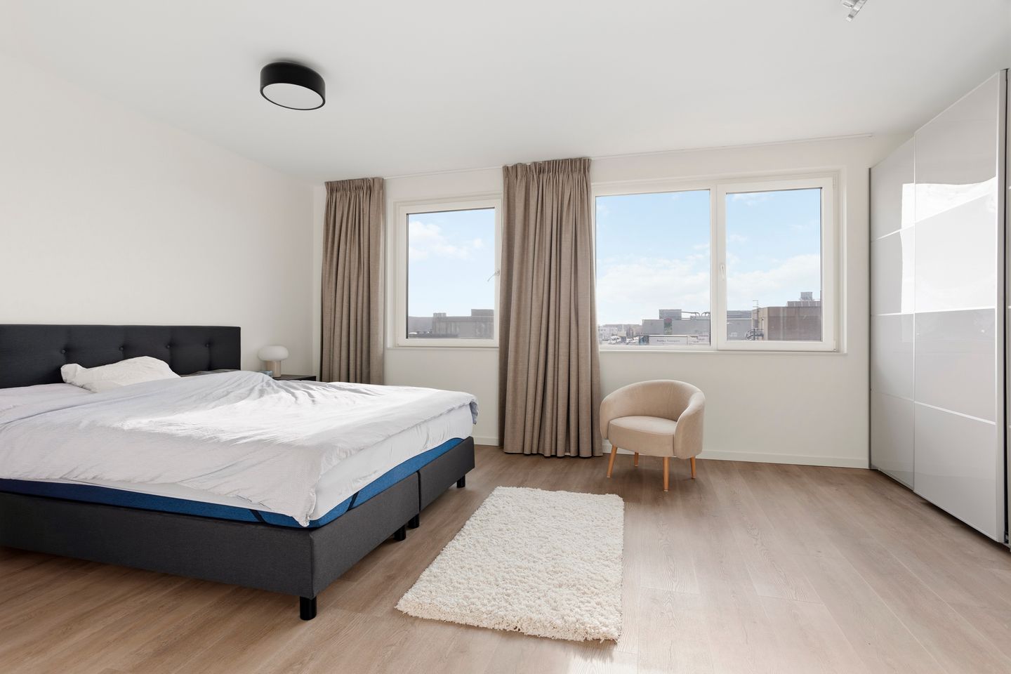 Photo 20 of Stokroos 18