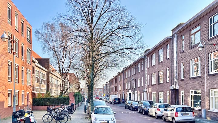 Naarderstraat 99