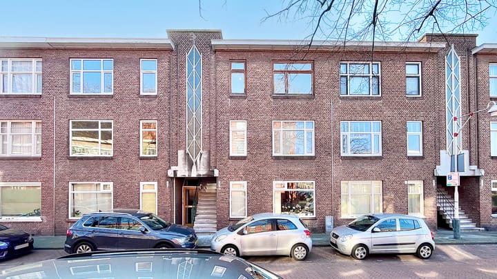 Photo 2 of Naarderstraat 99