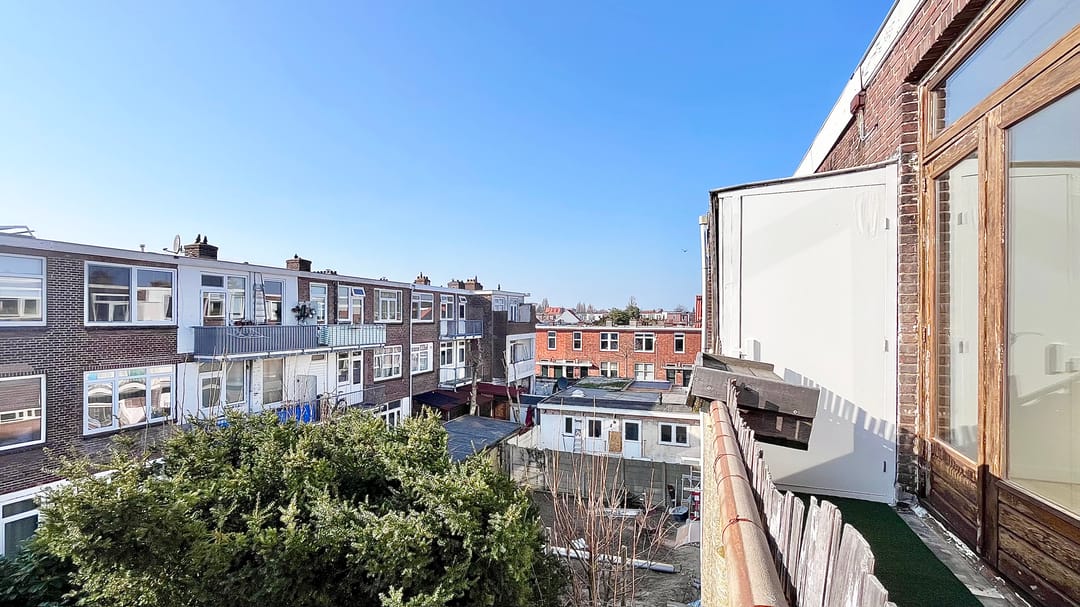 Top floor apartment with 3 bedrooms in The Hague — 28