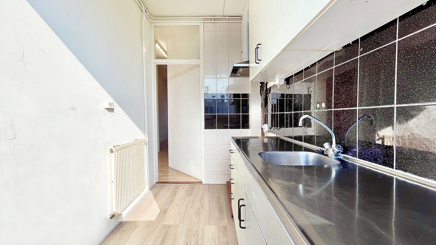 Top floor apartment with 3 bedrooms in The Hague — 29