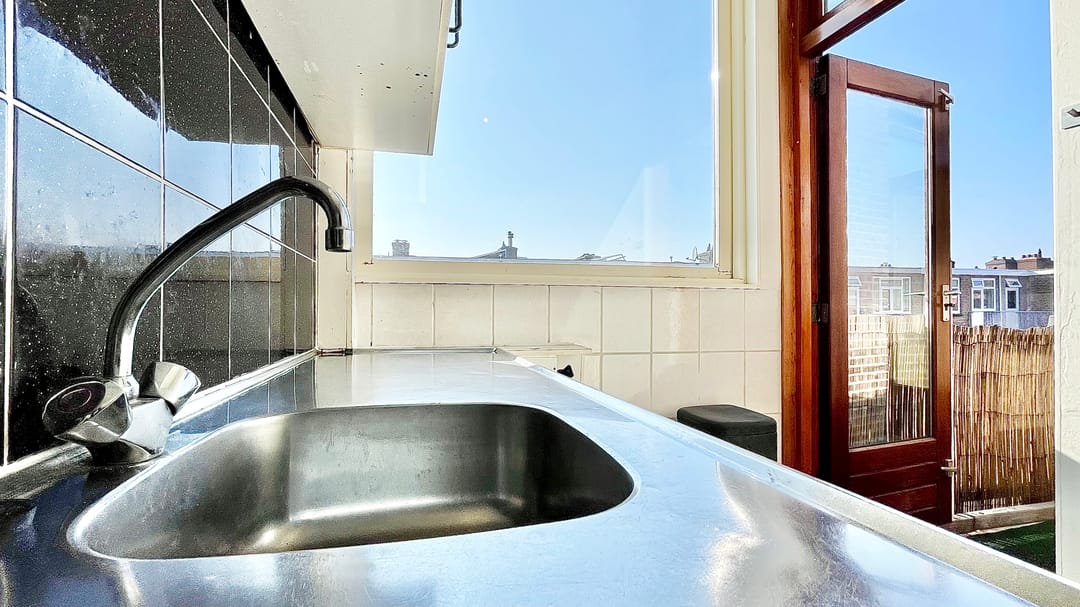Top floor apartment with 3 bedrooms in The Hague — 32