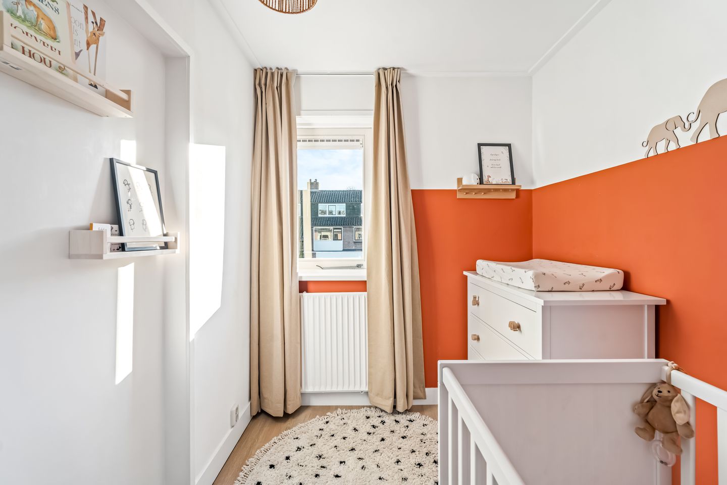 Move-in ready family home with new kitchen and sunny south-facing garden in Amersfoort — 19