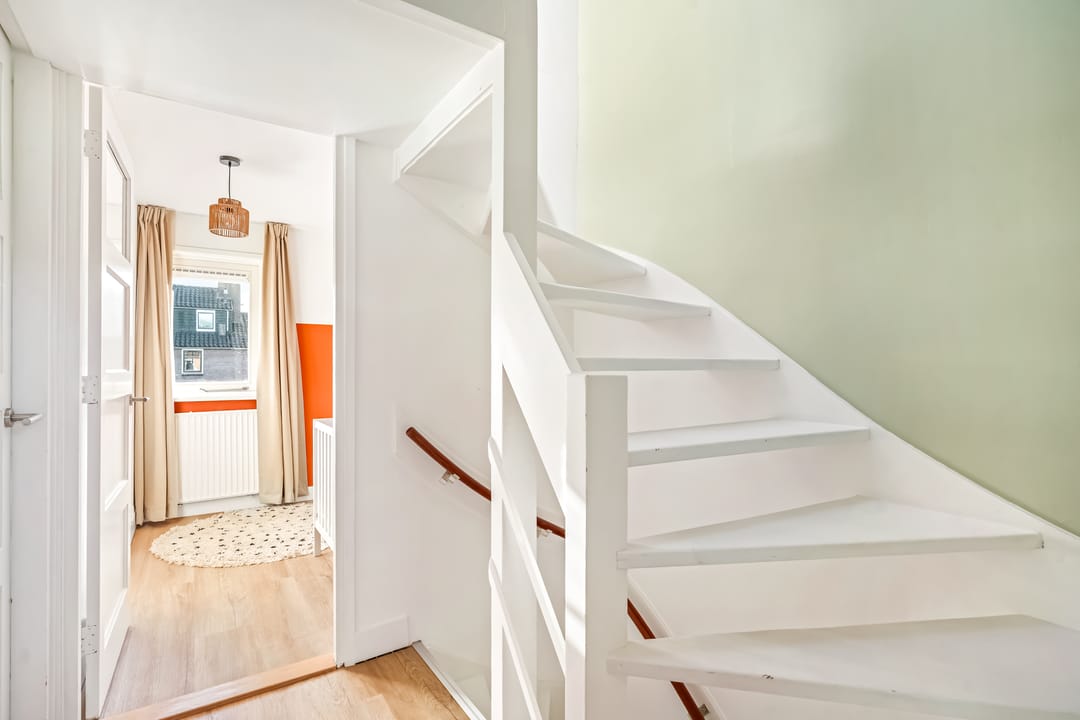 Move-in ready family home with new kitchen and sunny south-facing garden in Amersfoort — 23
