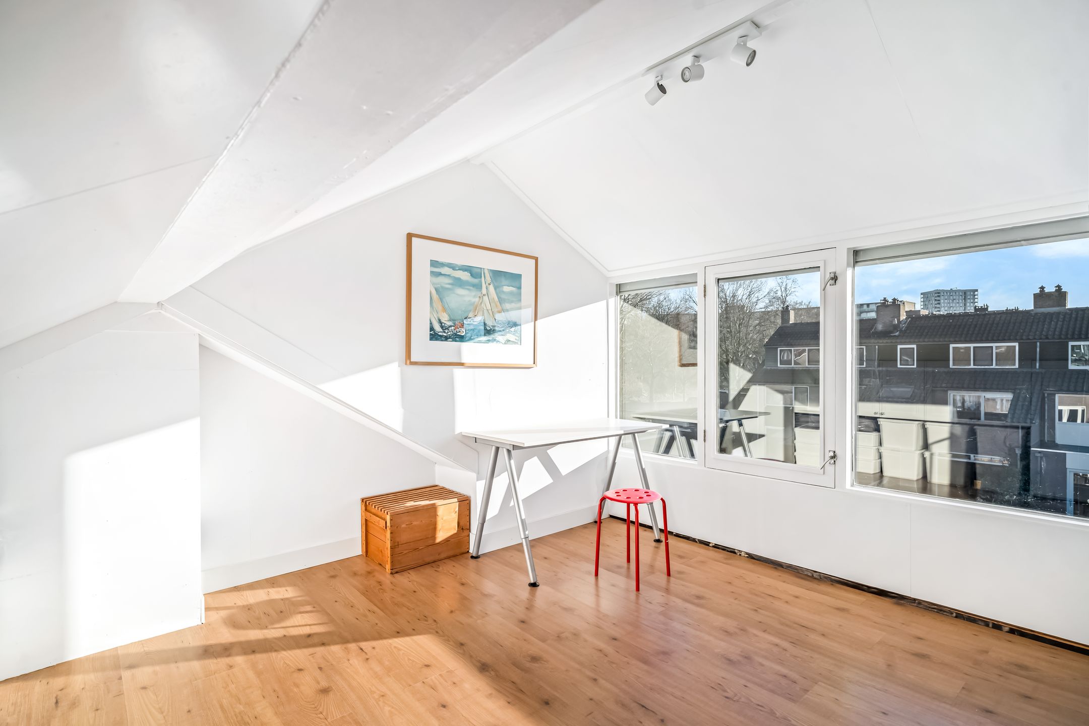 Move-in ready family home with new kitchen and sunny south-facing garden in Amersfoort — 24