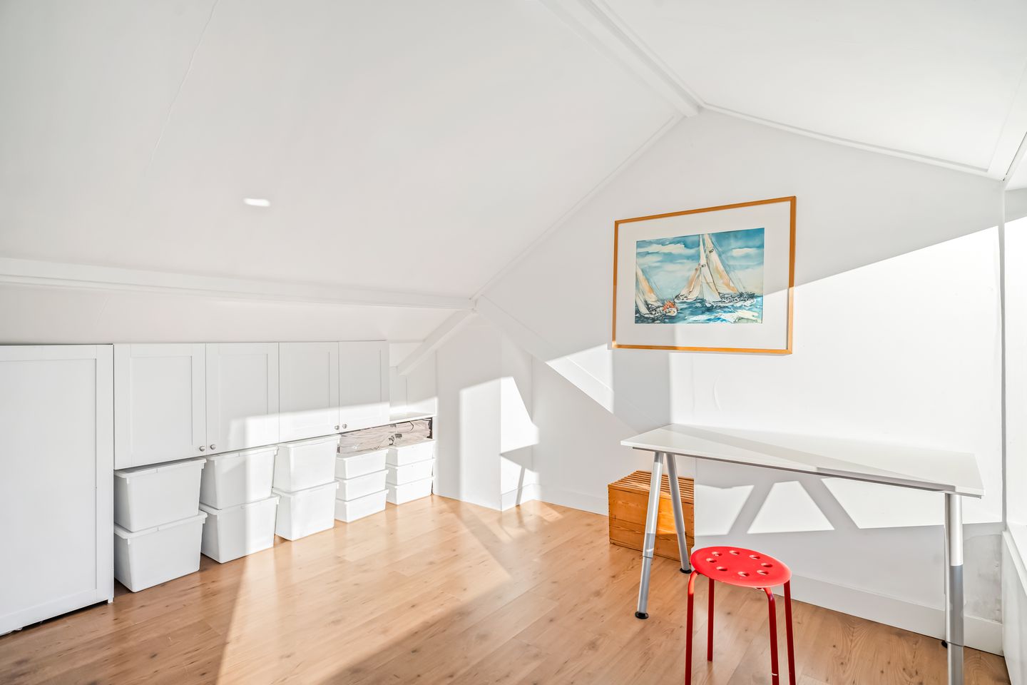 Move-in ready family home with new kitchen and sunny south-facing garden in Amersfoort — 25