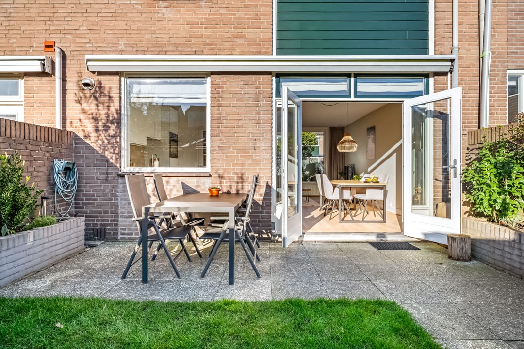 Move-in ready family home with new kitchen and sunny south-facing garden in Amersfoort — 28