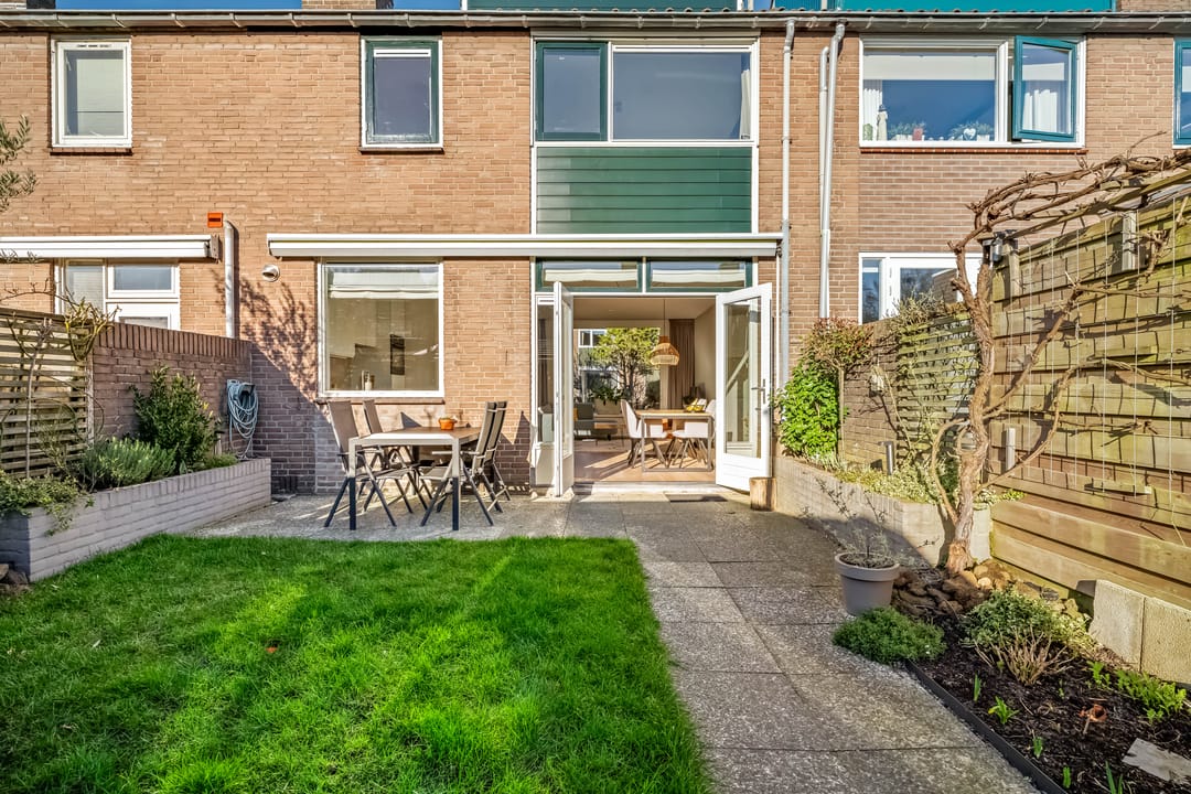 Move-in ready family home with new kitchen and sunny south-facing garden in Amersfoort — 32