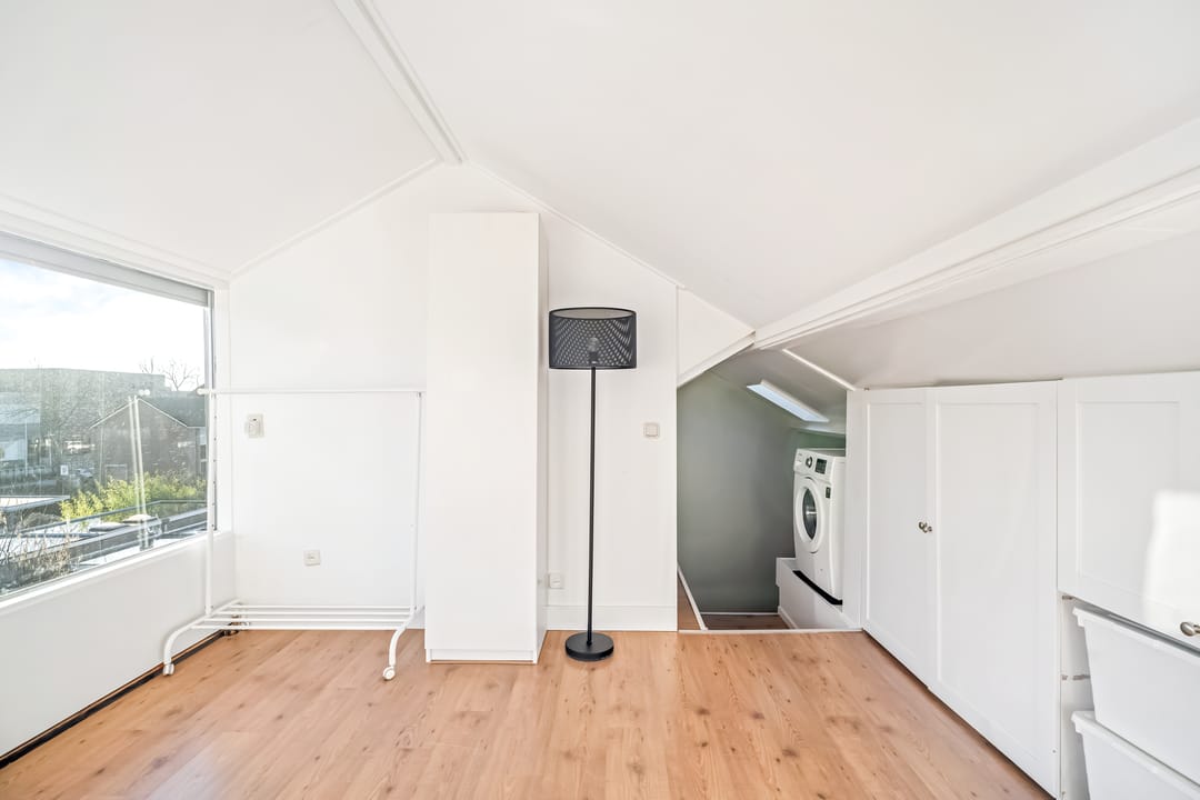 Move-in ready family home with new kitchen and sunny south-facing garden in Amersfoort — 26