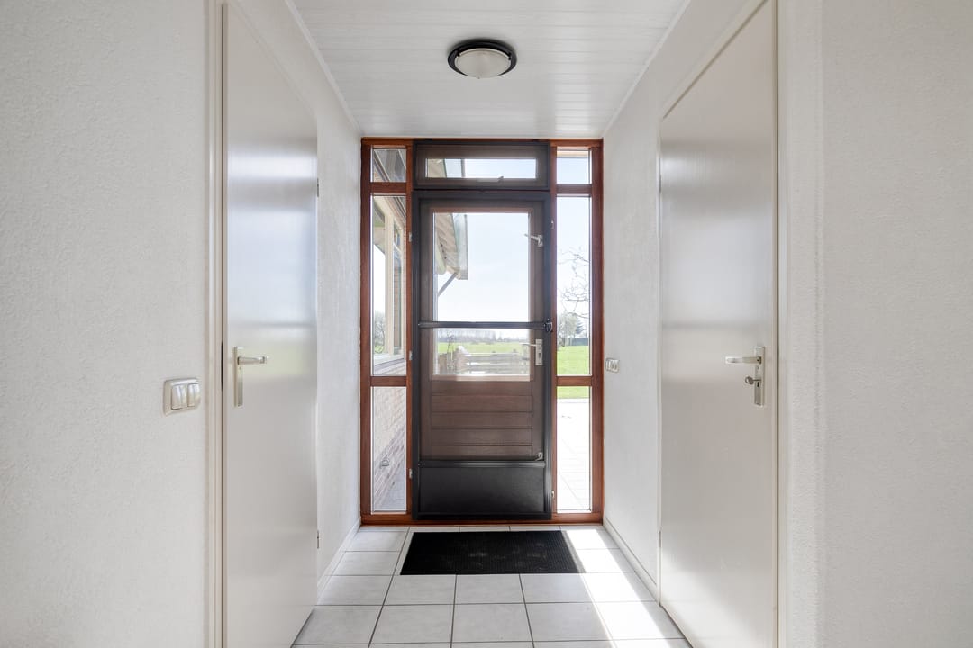 Spacious detached bungalow with panoramic polder view — 16