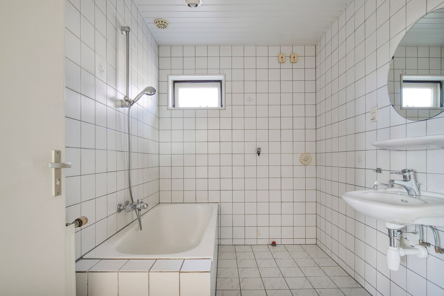 Spacious detached bungalow with panoramic polder view — 18