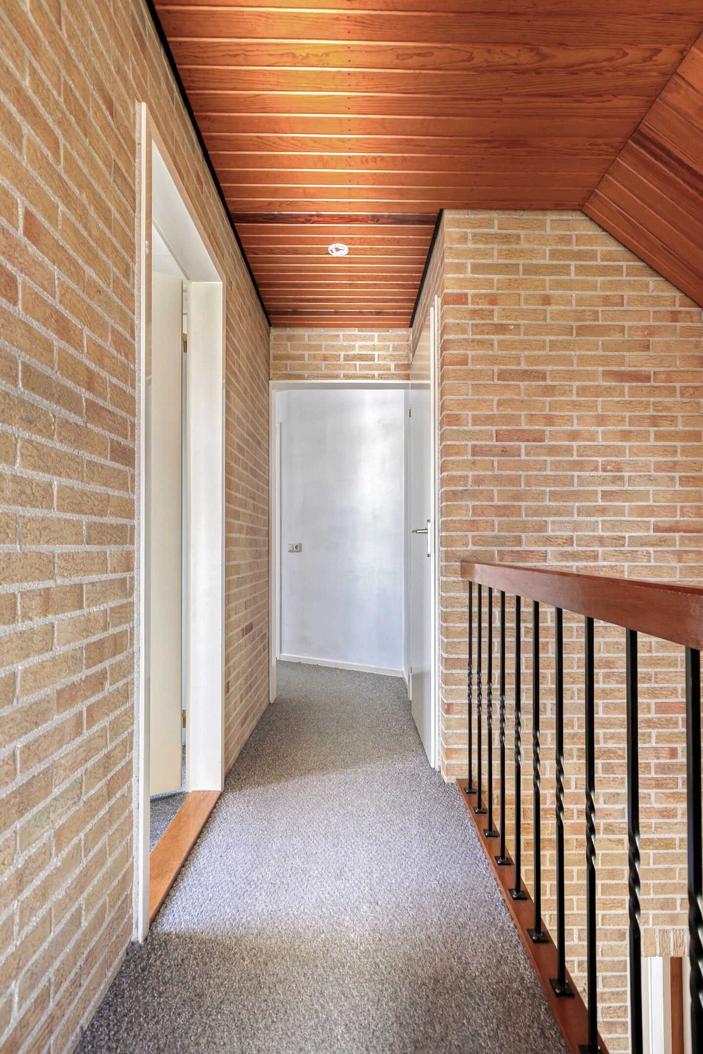Spacious detached bungalow with panoramic polder view — 24