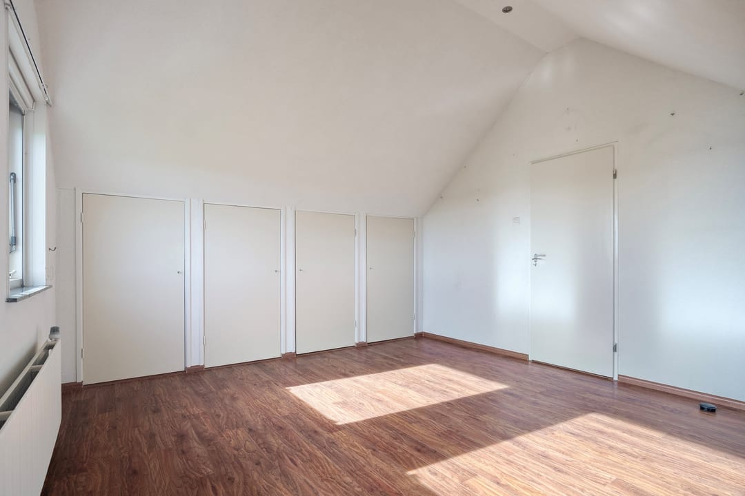 Spacious detached bungalow with panoramic polder view — 27