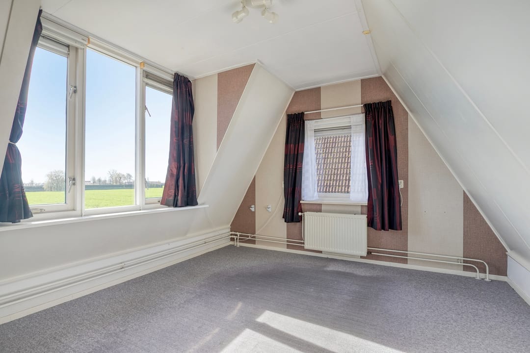 Spacious detached bungalow with panoramic polder view — 36