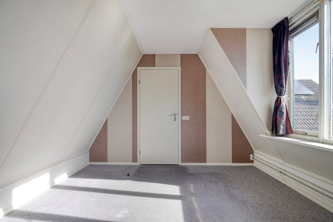 Spacious detached bungalow with panoramic polder view — 37
