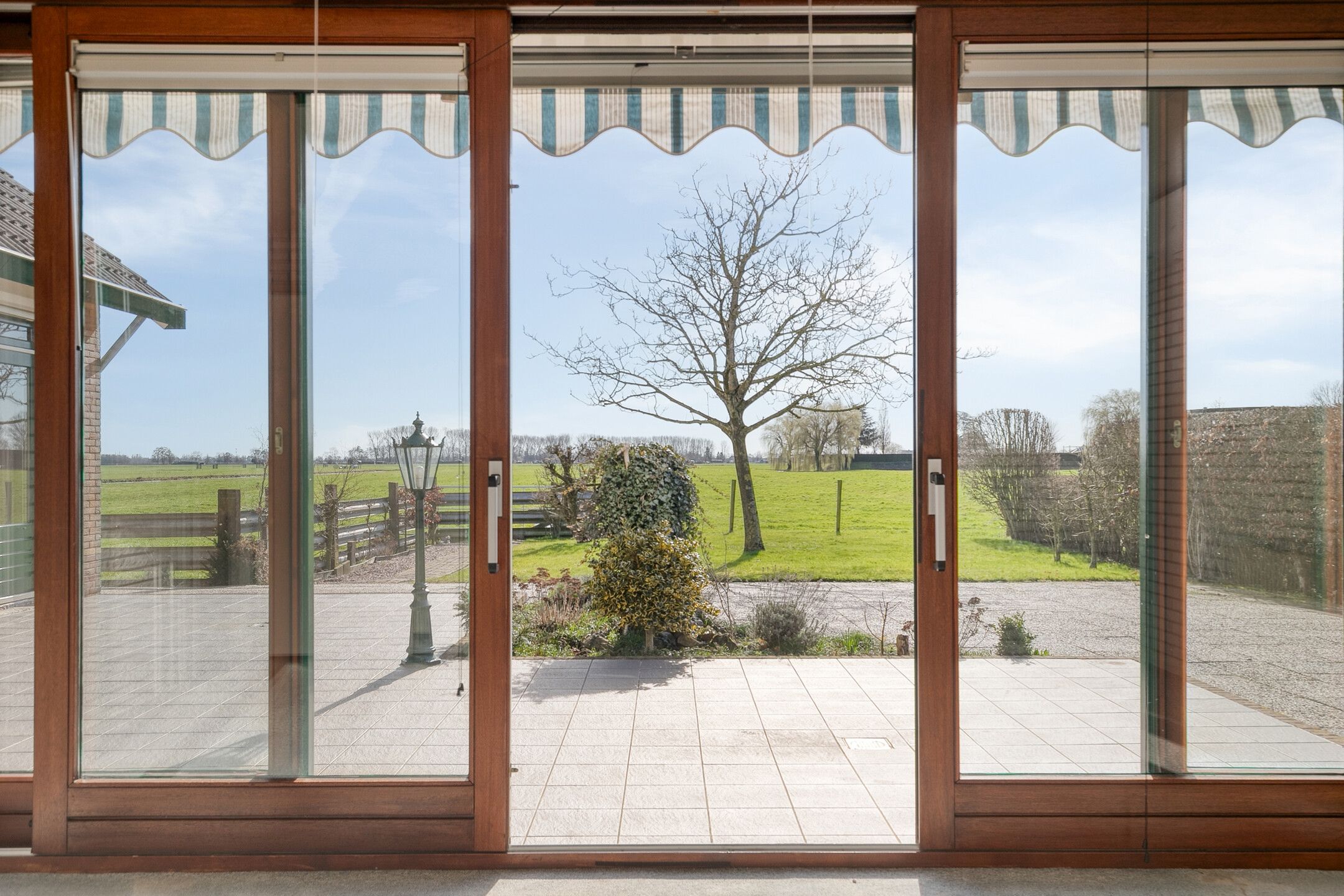 Spacious detached bungalow with panoramic polder view — 41