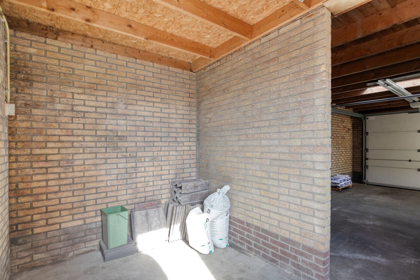 Spacious detached bungalow with panoramic polder view — 49