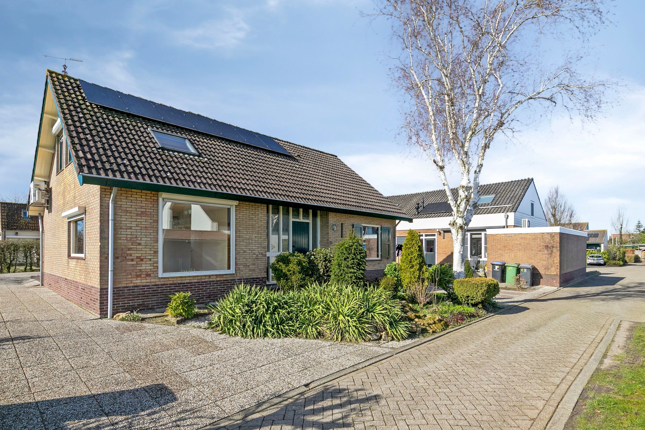Spacious detached bungalow with panoramic polder view — 56