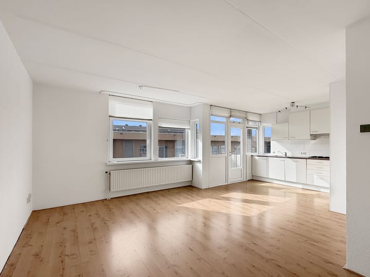 Photo 2 of Jan van Scorelstraat 74