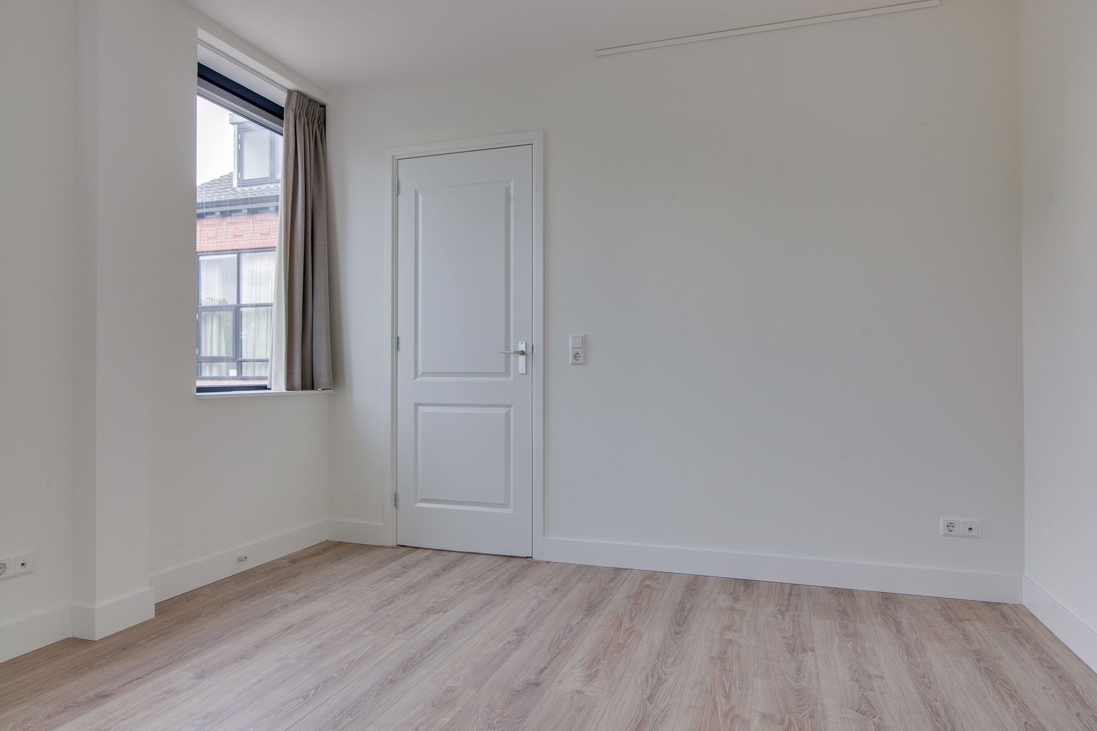 Photo 3 of Hooft Graaflandstraat 2-B8