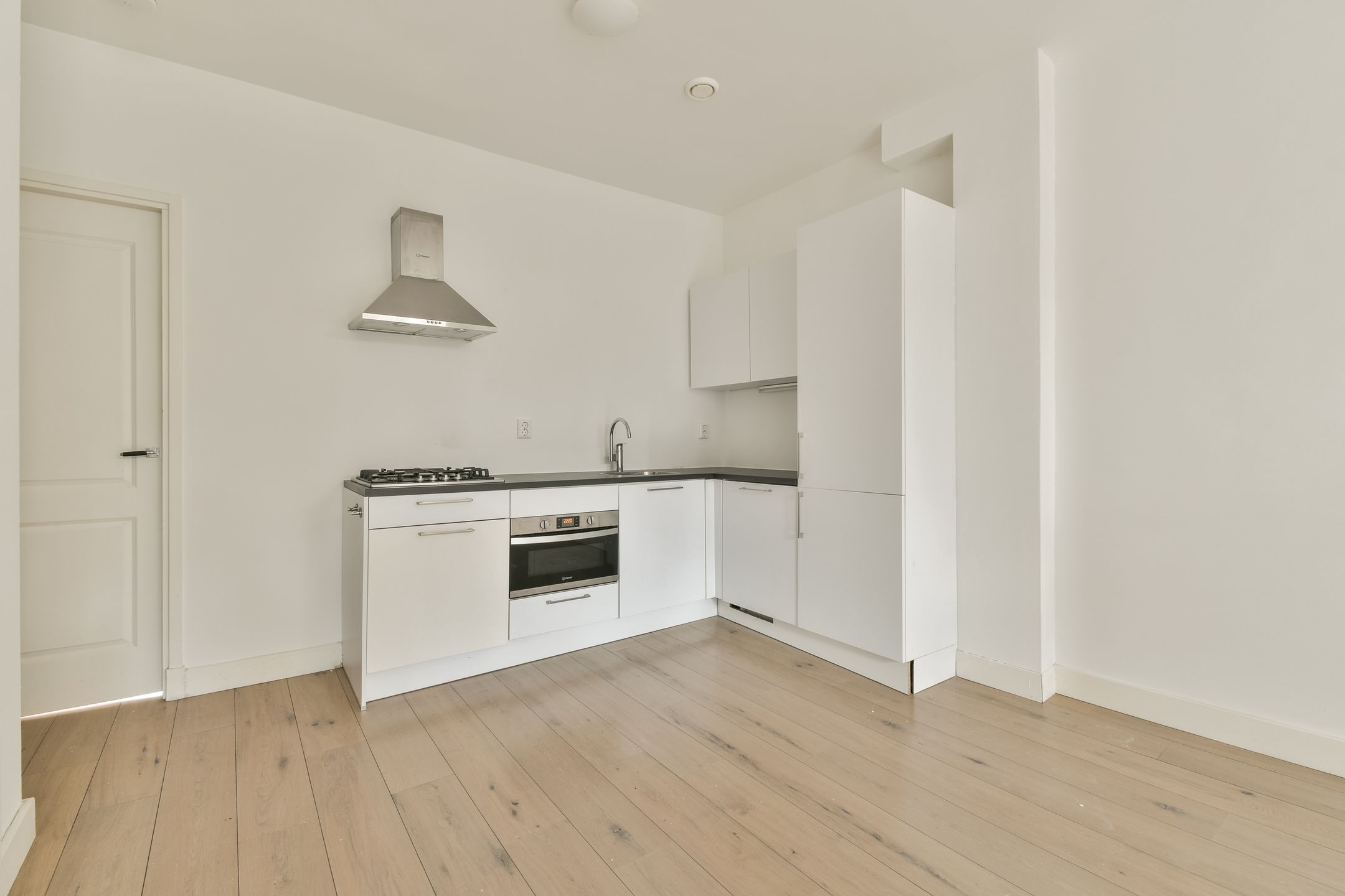 Foto 6 van Balboastraat 11