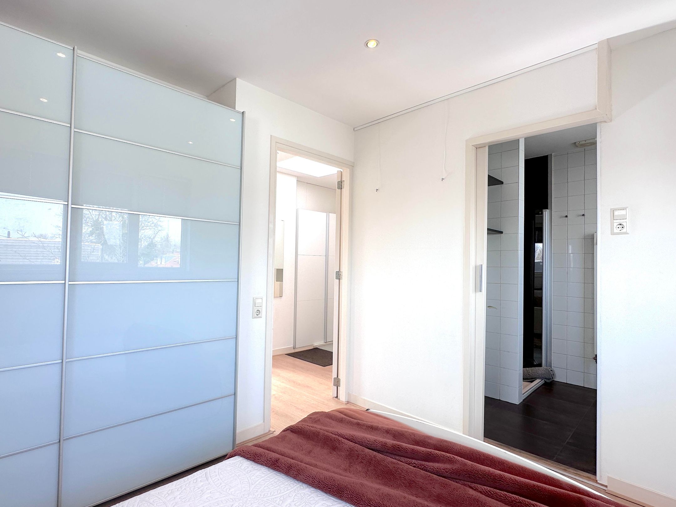 Licht hoekappartement met vrij uitzicht en geen bovenburen in de Indische Buurt — 21
