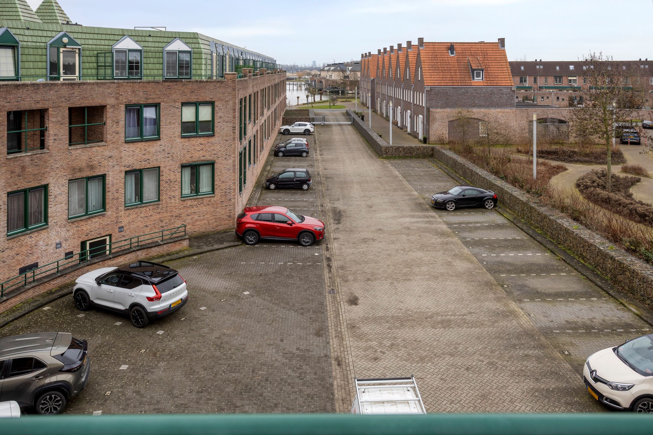 Foto 27 van Slottuin 92