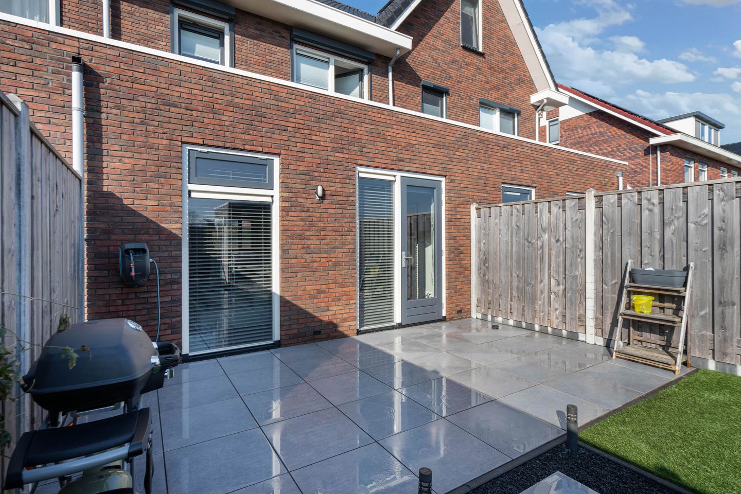Modern and Sustainable Family Home Near Oosterpark — 27