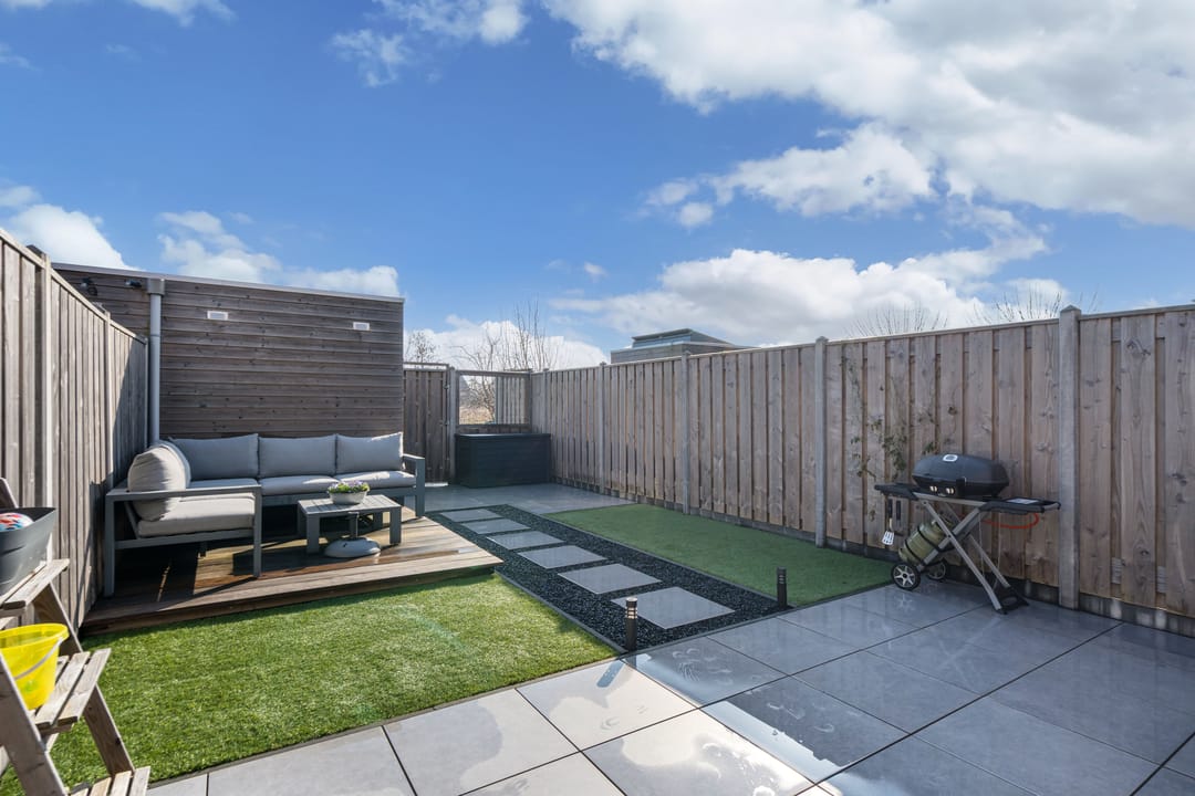 Modern and Sustainable Family Home Near Oosterpark — 29