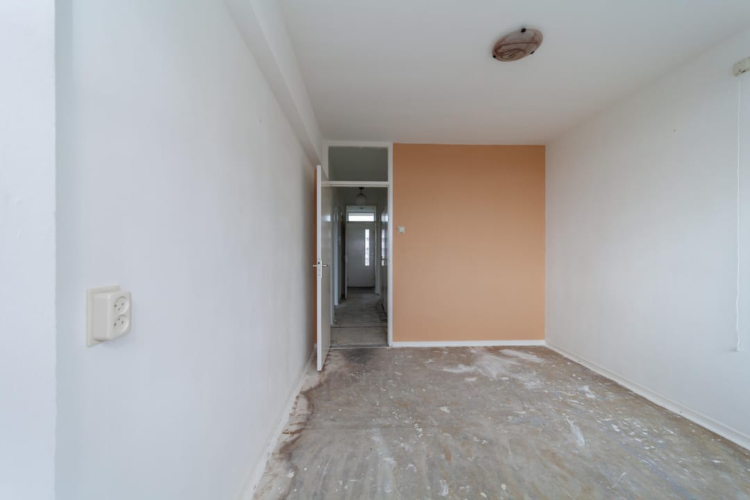 Spacious Apartment with Three Bedrooms and Sunny West Balconon in Leiden — 26