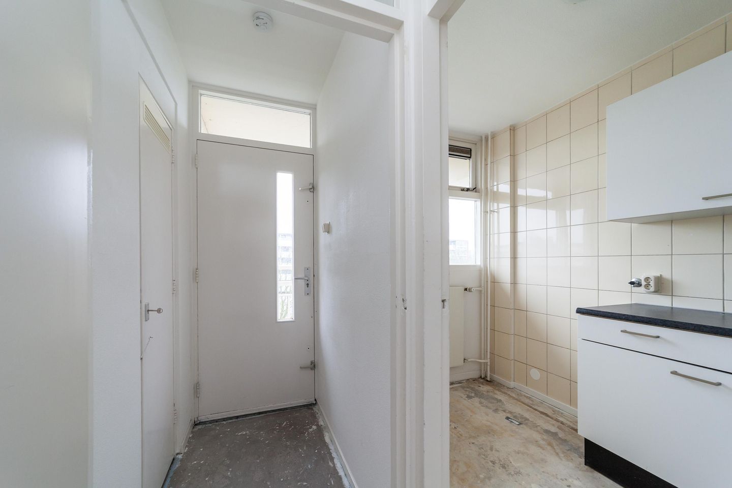 Spacious Apartment with Three Bedrooms and Sunny West Balconon in Leiden — 15