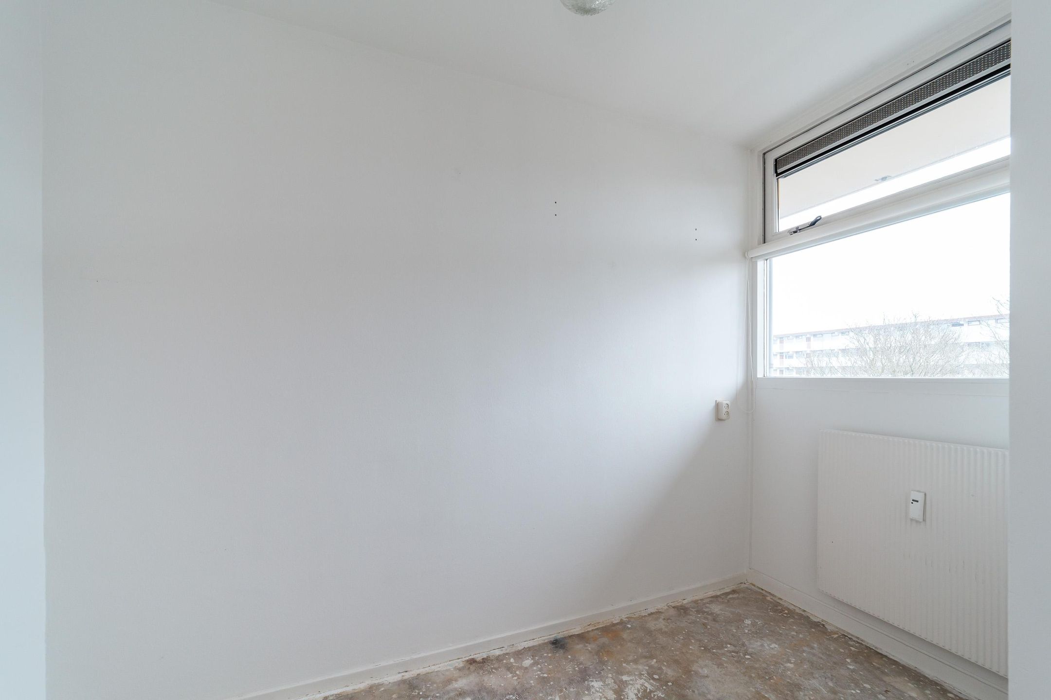 Spacious Apartment with Three Bedrooms and Sunny West Balconon in Leiden — 24