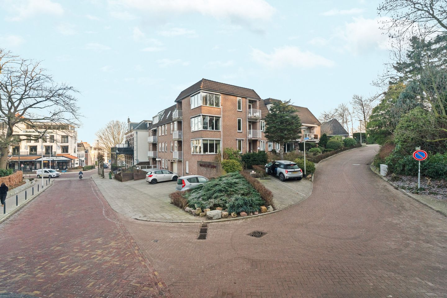Photo 1 of van der Veurweg 21
