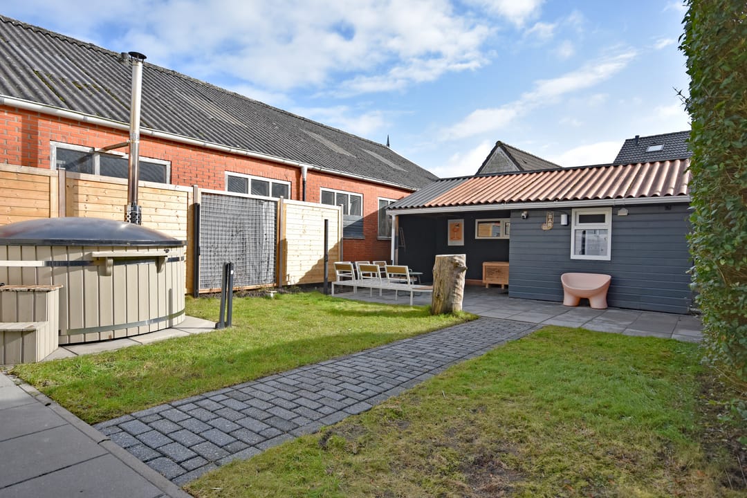 Photo 8 of Rjochthússtrjitte 29