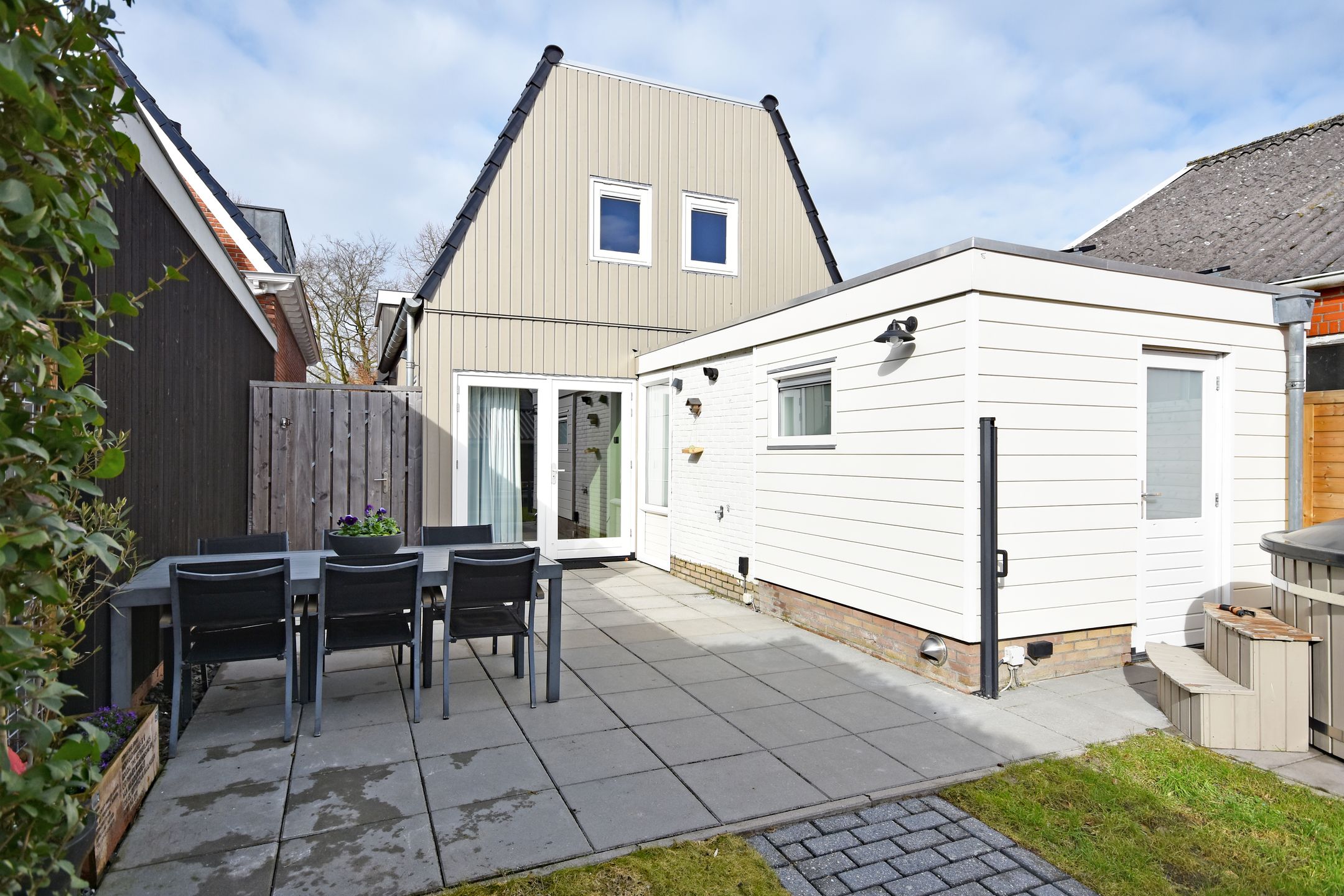 Photo 12 of Rjochthússtrjitte 29